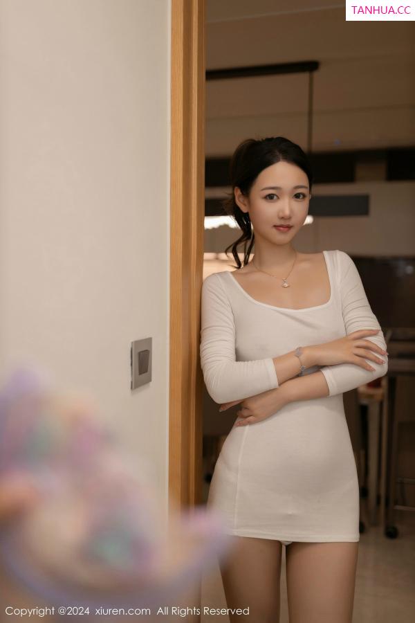 唐安琪  [XiuRen]高清写真图 2024.11.04 No.9392 唐安琪 丝袜美腿第25张图片